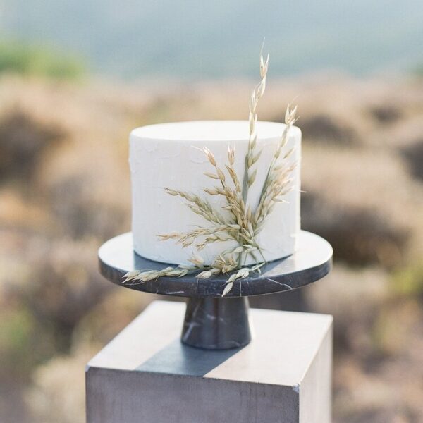 Black Marble Cake Stand