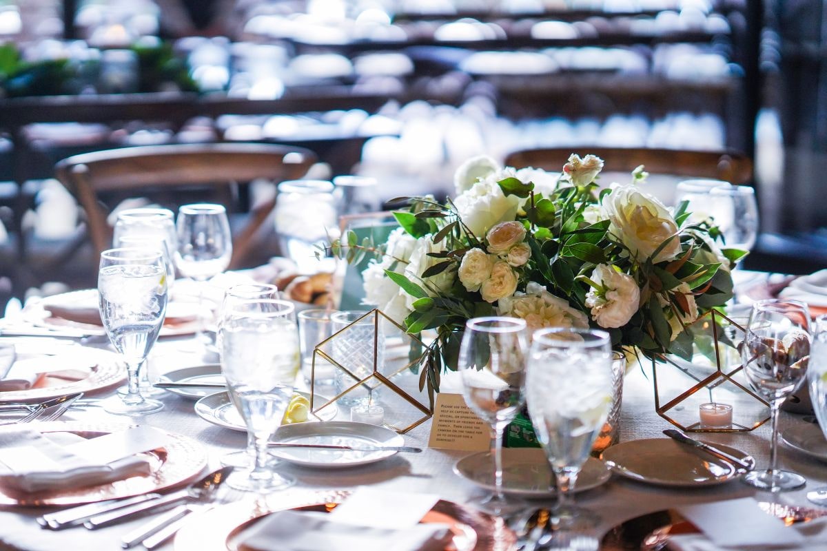 Table setting layout for wedding